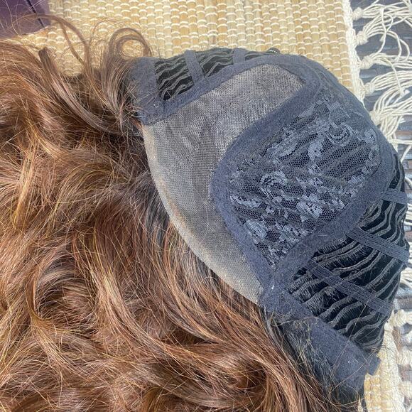 NEW Chic Lifestyle Genevieve Gingerbread Luxury Synthetic Wig CA1 W5299 - Picture 7 of 15